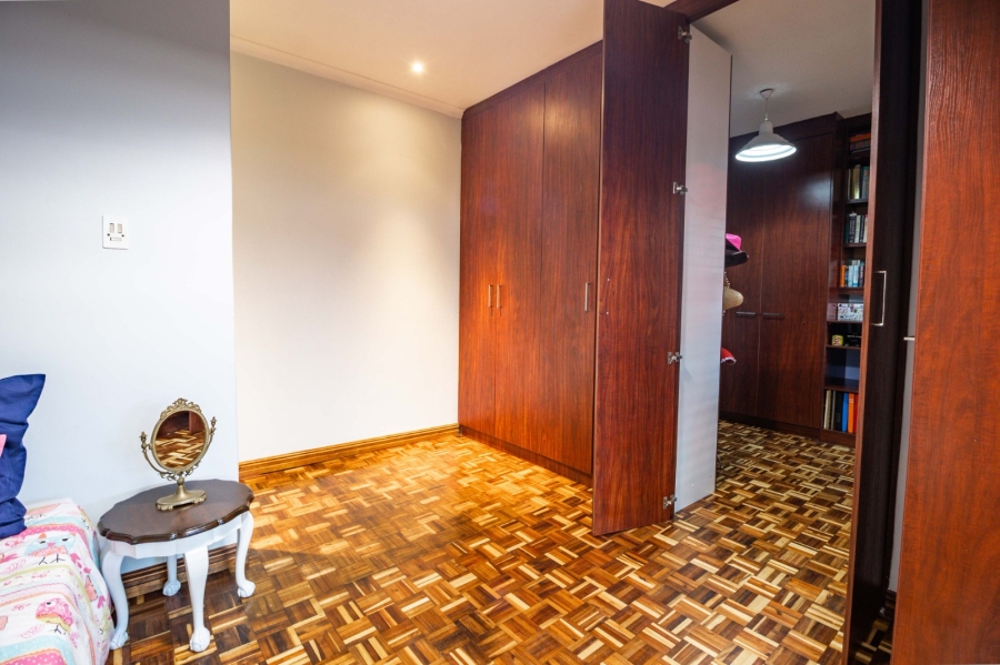 4 Bedroom Property for Sale in Rondebosch East Western Cape